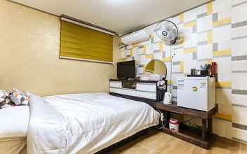 Bedroom 4 Gangneung Solbit Motel