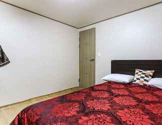 Bedroom 2 Gangneung Solbit Motel