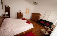 Kamar Tidur 5 Domus Liberta Rooms