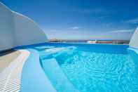 สระว่ายน้ำ Aegean Blue Luxury Suites