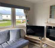 Common Space 3 Charming 3-bed Holiday Home at Primrose Valley