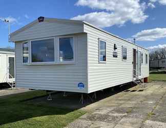 Exterior 2 Charming 3-bed Holiday Home at Primrose Valley