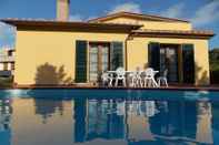 Swimming Pool Villa Grazia