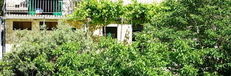 Exterior Tennis court and outdoor pool villa