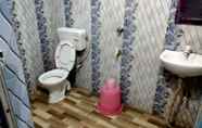 In-room Bathroom 4 Goroomgo Milan Guest House Digha