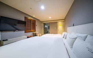 Bedroom 4 Busan Sasang Mr Brick Hotel