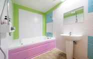 Toilet Kamar 4 Hotel UK Seomyeon Busan