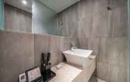 In-room Bathroom 7 Goyang Stay Bishop Hotel