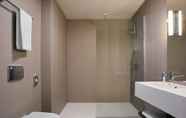 In-room Bathroom 2 Moxy Sophia Antipolis