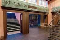 Lobby Limehouse Library Hotel