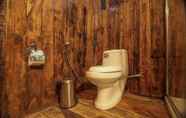 In-room Bathroom 7 Mogli Resorts Kanha