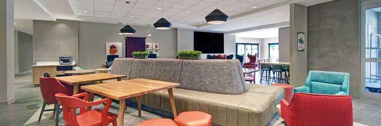 Lobby Home2 Suites by Hilton Blacksburg - University