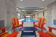Swimming Pool Home2 Suites by Hilton Blacksburg - University