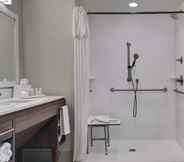 In-room Bathroom 6 Home2 Suites by Hilton Bentonville Rogers