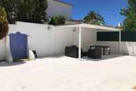 Common Space Remarkable 3-bed House in Albufeira