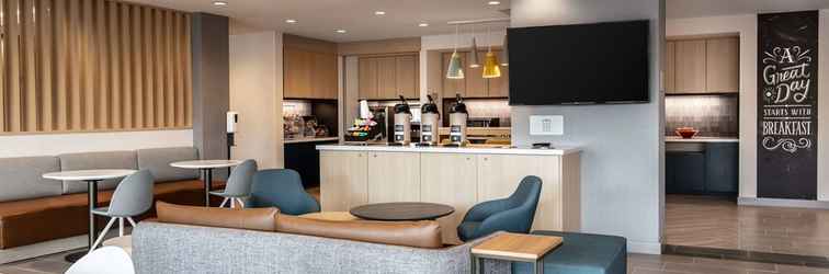 Lobi TownePlace Suites by Marriott Milwaukee West Bend
