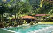 Swimming Pool 2 Villa Memory By Ruang Nyaman