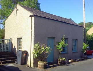 Exterior 2 Stunning 1-bed Cottage Close to Lakedistrict