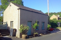 Exterior Stunning 1-bed Cottage Close to Lakedistrict