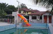 Kolam Renang 7 Mri Homestay Sg Buloh - 3 Br House Ground Floor With Centralised Private Pool