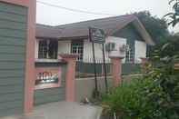 Bangunan 4 Bedroom Bungalow With Private Pool