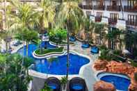 Kolam Renang Hard Rock Hotel Bali - Spacious Deluxe Room