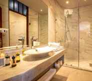 In-room Bathroom 6 Riad Almazhar