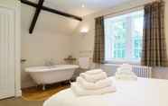 Kamar Tidur 6 Luxury Lodge With Garden in the Grade Ii'listed Netherby Hall