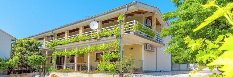 Exterior Cherry Apartment With Sea View