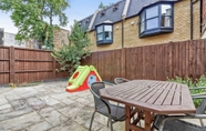 Common Space 4 Stylish and Bright 3 Bedroom Duplex in North London