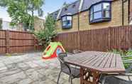 Common Space 4 Stylish and Bright 3 Bedroom Duplex in North London