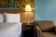 Bedroom Days Inn by Wyndham Perrysburg/Toledo
