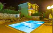 Hồ bơi 7 Skala Villa Green Large Private Pool Walk to Beach Sea Views A C Wifi - 2825