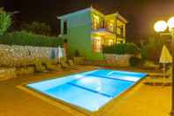 Hồ bơi Skala Villa Green Large Private Pool Walk to Beach Sea Views A C Wifi - 2825