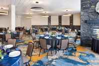 Functional Hall Delta Hotels by Marriott Grande Prairie Airport