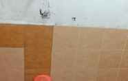 Toilet Kamar 6 Winahyu Family Resort