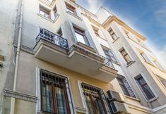 Luar Bangunan 2 Senior Pera Suites