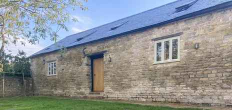 Exterior 4 Rectory Farm Barn