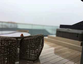 Lainnya 2 5 Luxury Lodge With Beautiful Views of the Taf Estuary