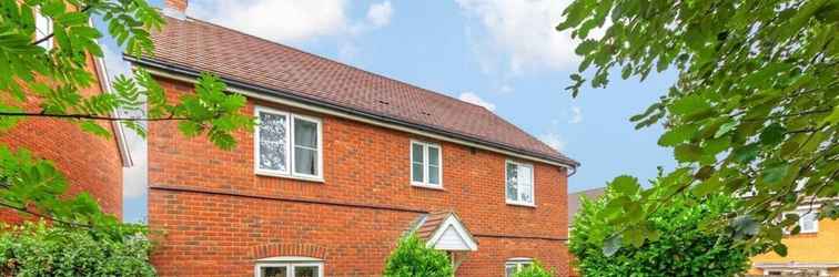 ภายนอกอาคาร Stunning 5-bed Detached House in Bedford