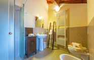 In-room Bathroom 6 Casa Baroni few min From Orta Lake