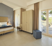 Bedroom 7 Tui Blue Tropea – Baia di Riaci Resort