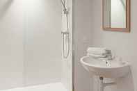 In-room Bathroom KYRIAD DIRECT Toulon Ouest  - La Seyne sur Mer