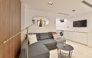 Common Space 3 Phaedrus Living: City Center Luxury Flat Skoufa