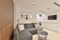 Common Space Phaedrus Living: City Center Luxury Flat Skoufa