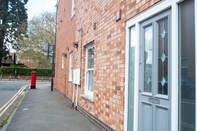 Exterior Modern Apartment in Stratford Upon Avon With Parking Wifi and Netflix