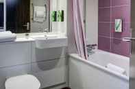 In-room Bathroom Fortune Huddersfield, Sure Hotel Collection by Best Western