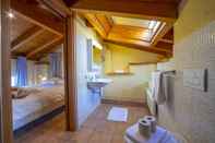 Phòng tắm bên trong Casa Al Portico