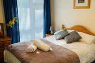Kamar Tidur NEW 3BD Swiss Style Chalet St Ives Holiday Village