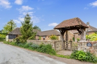 Exterior Dyke Barn Barn